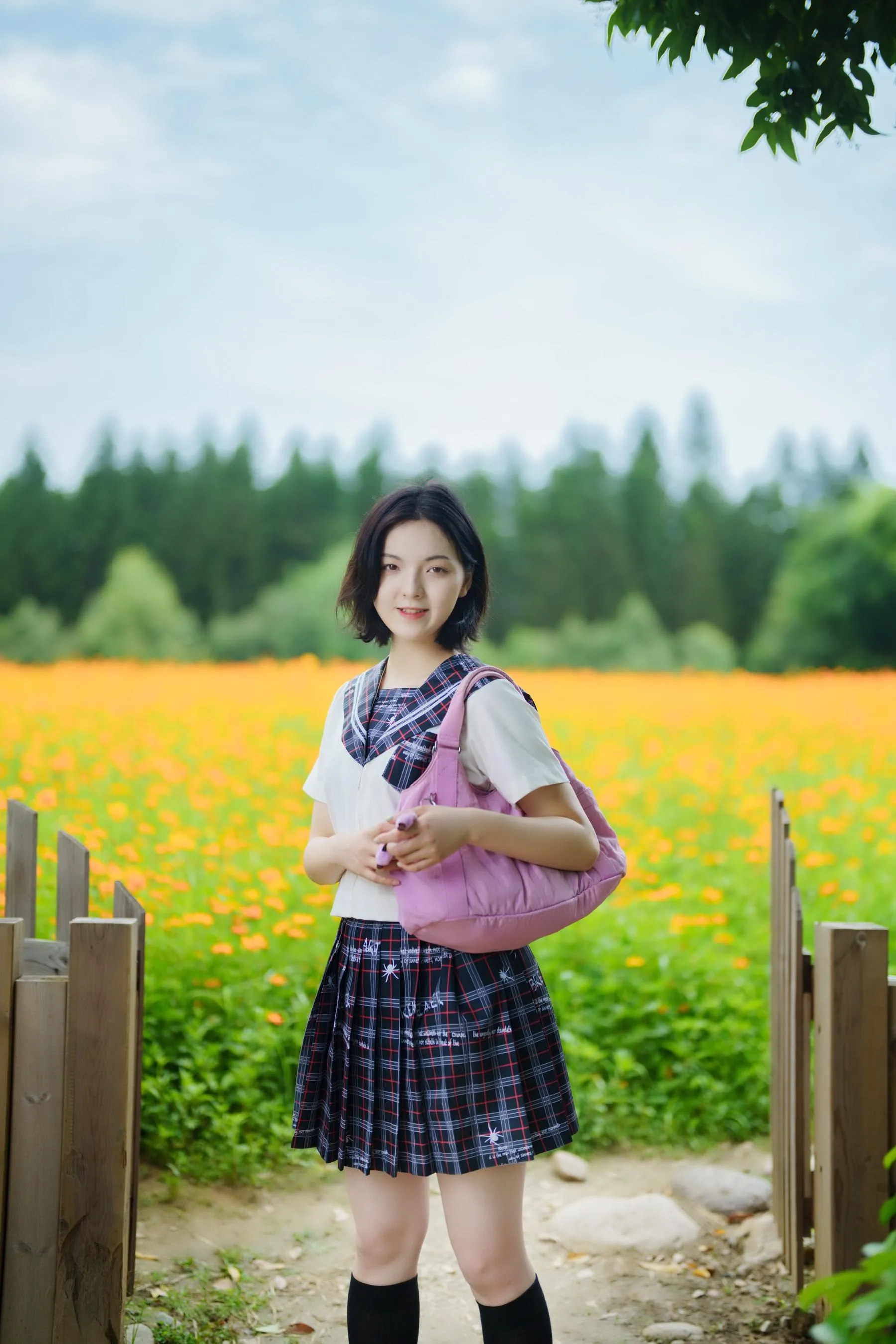 [YITUYU艺图语]2021.11.12 花田里的JK少女 dudu [51P]插图2